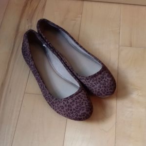 Universal Thread animal print flats 8.5